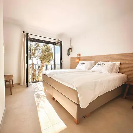 Serenity 10p. - Zazu Villa Girona